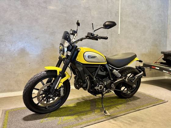 DUCATI SCRAMBLER ICON 